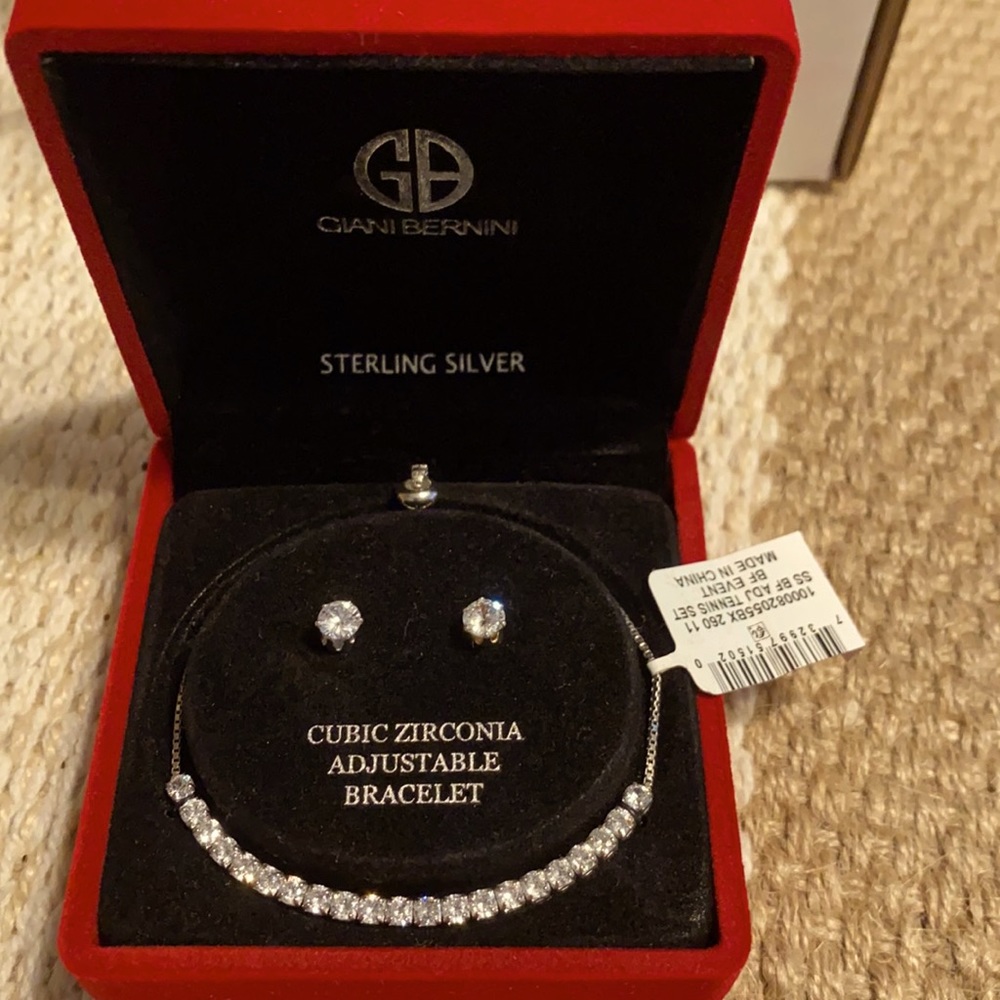 Bracket earring set